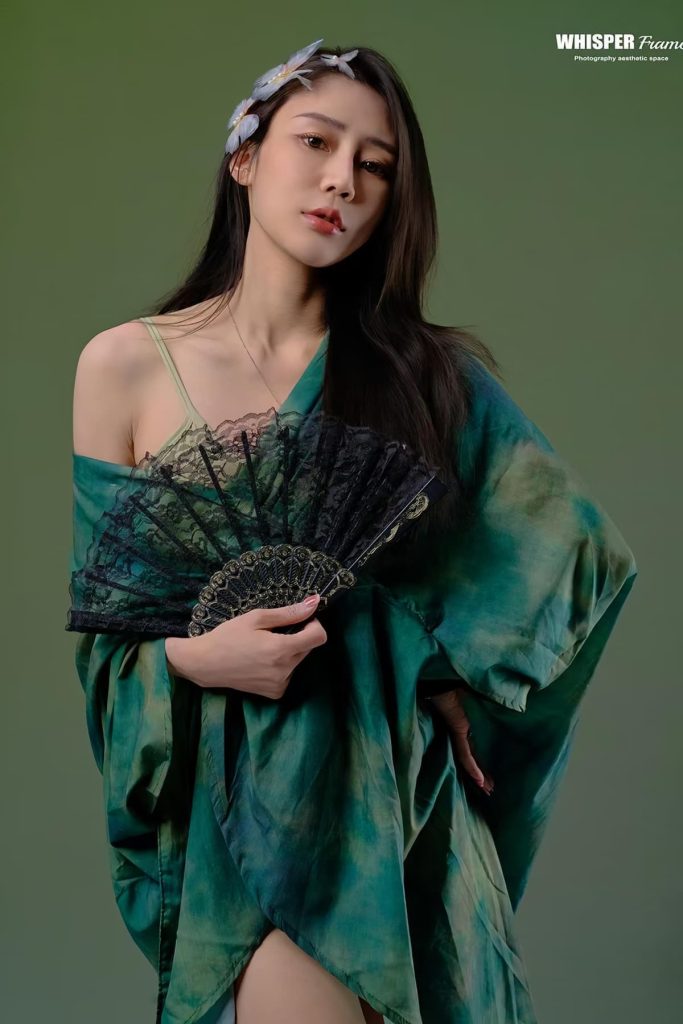 图片[2]草寺cos社-珍藏合集-新一代老吃家的聚集地夜音(WhisperFrame) 唯美写真艺术摄影合集 共5期草寺cos社-珍藏合集-新一代老吃家的聚集地草寺